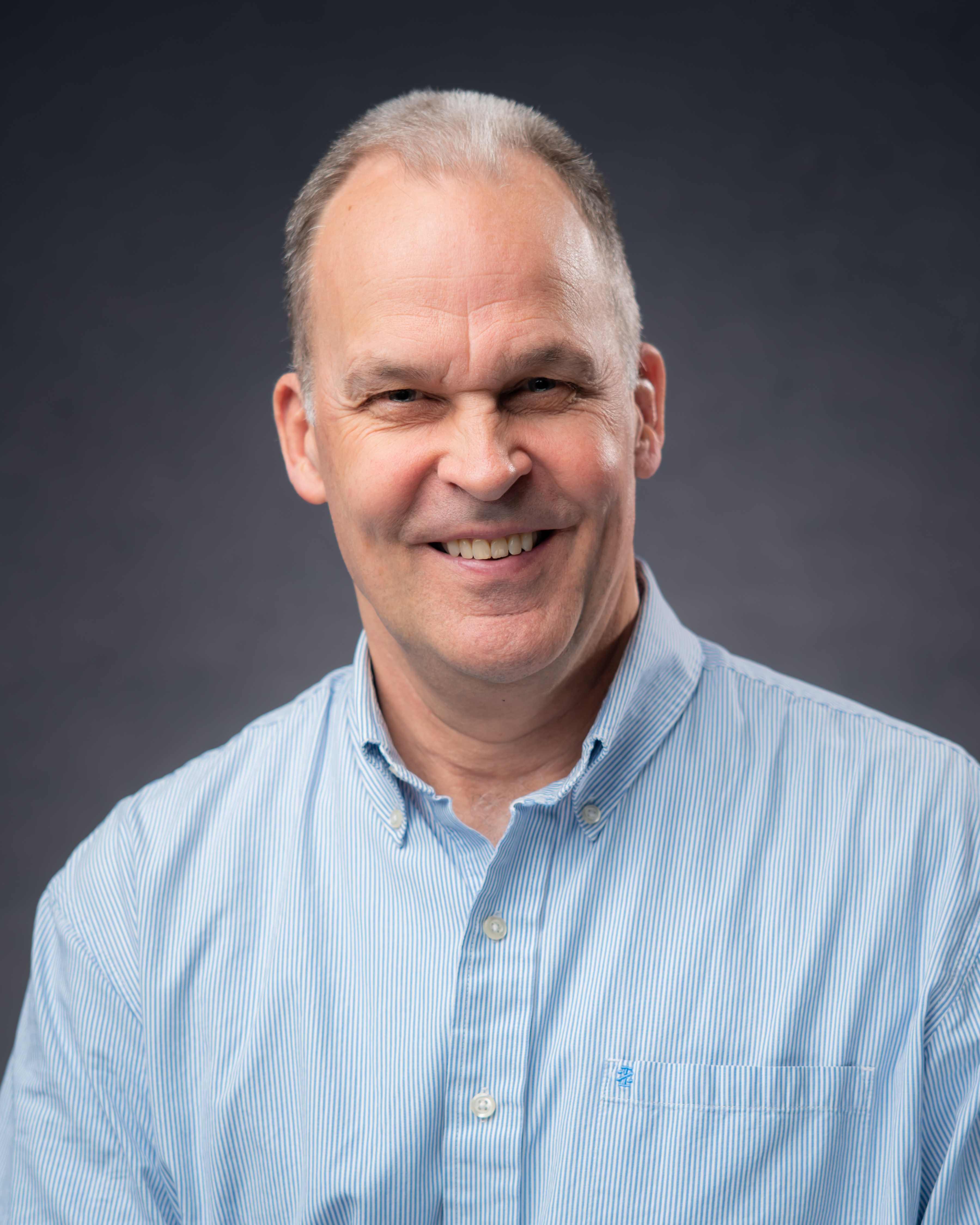 Headshot pf Glenview New Church School Senior Pastor Mark Pendelton