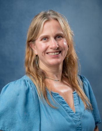 Headshot pf Glenview New Church School Grades 4-8 language arts teacher Kara Smith